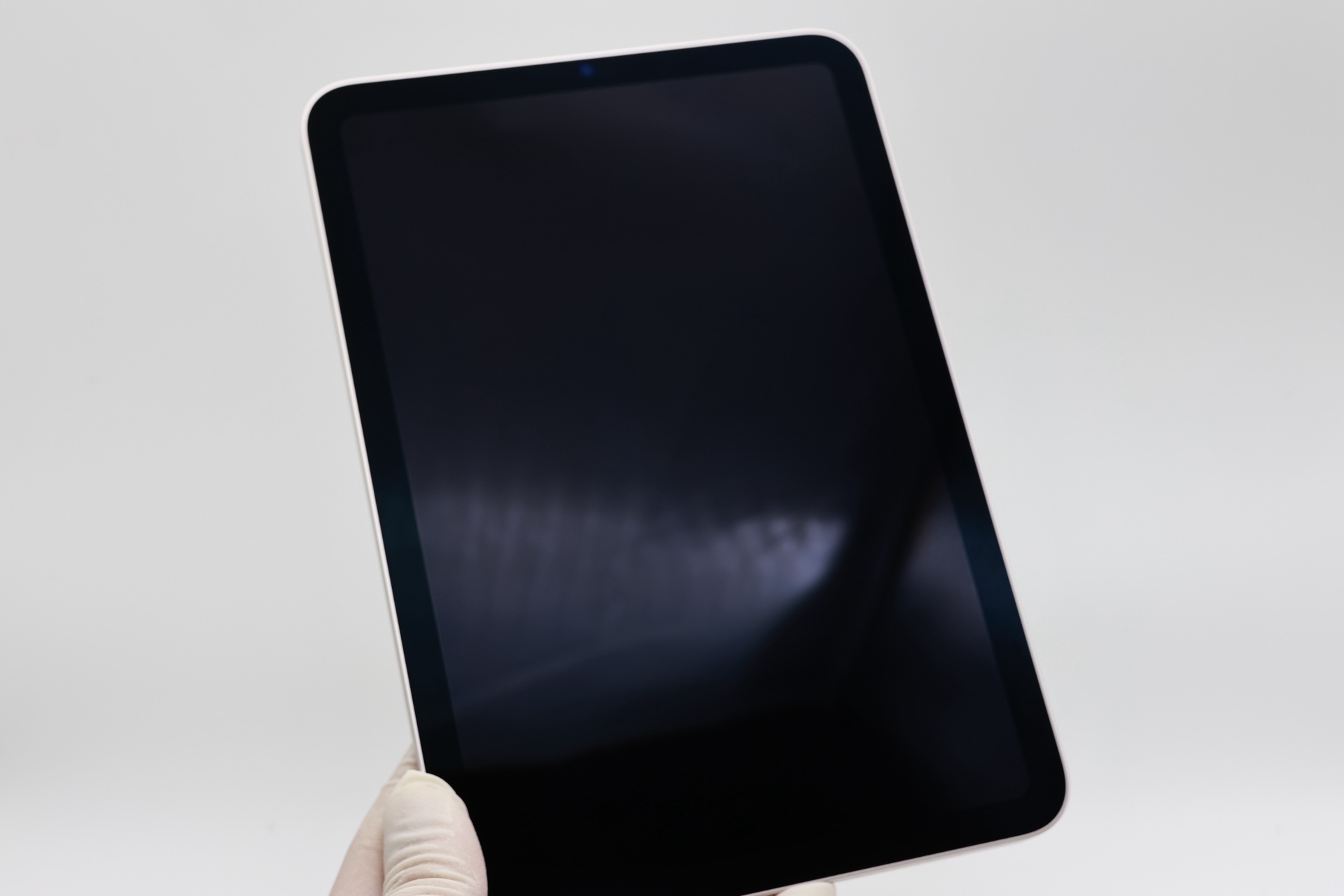 A+ grade used iPad inspection, view 3