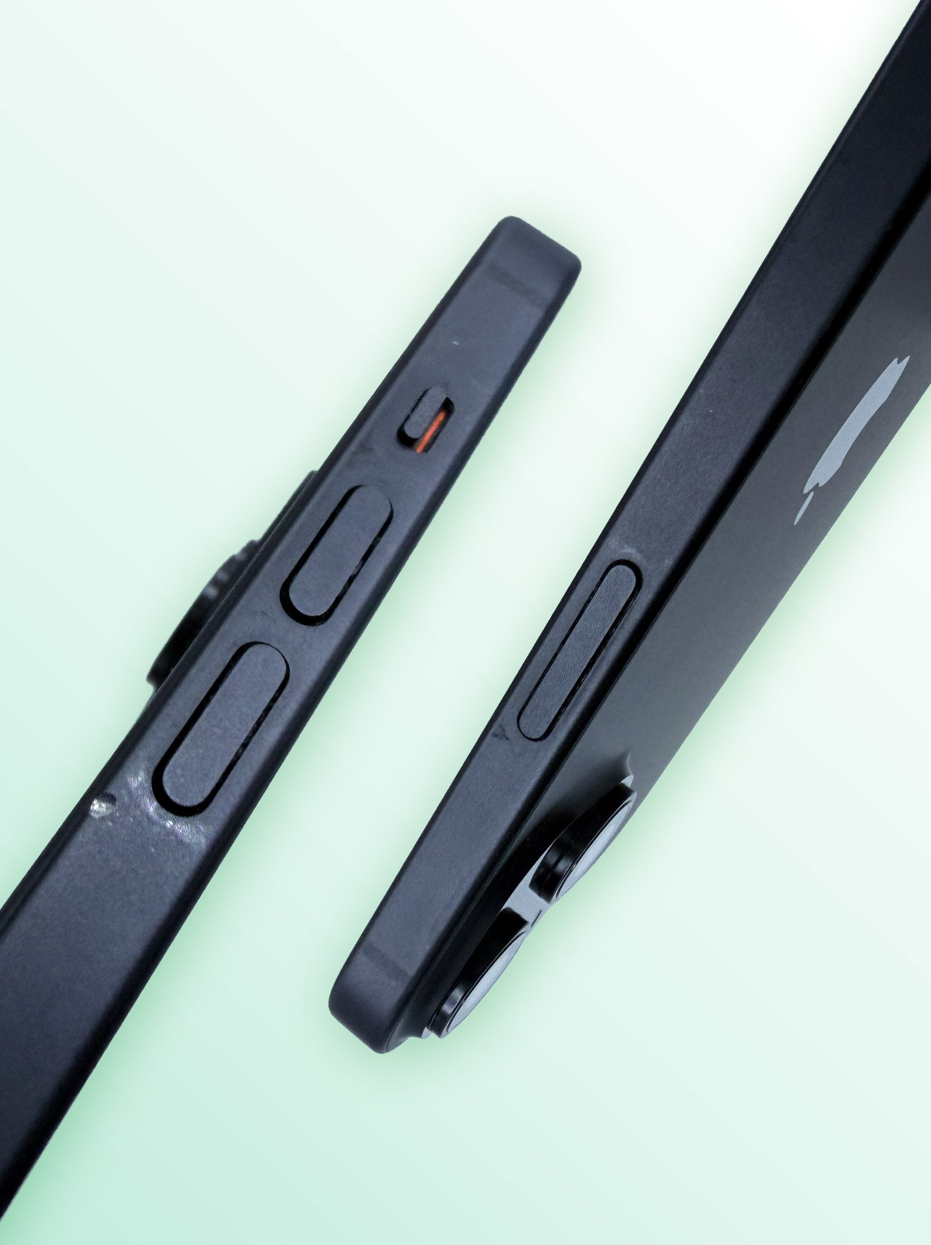 iPhone B+ 级外观状况示例 2